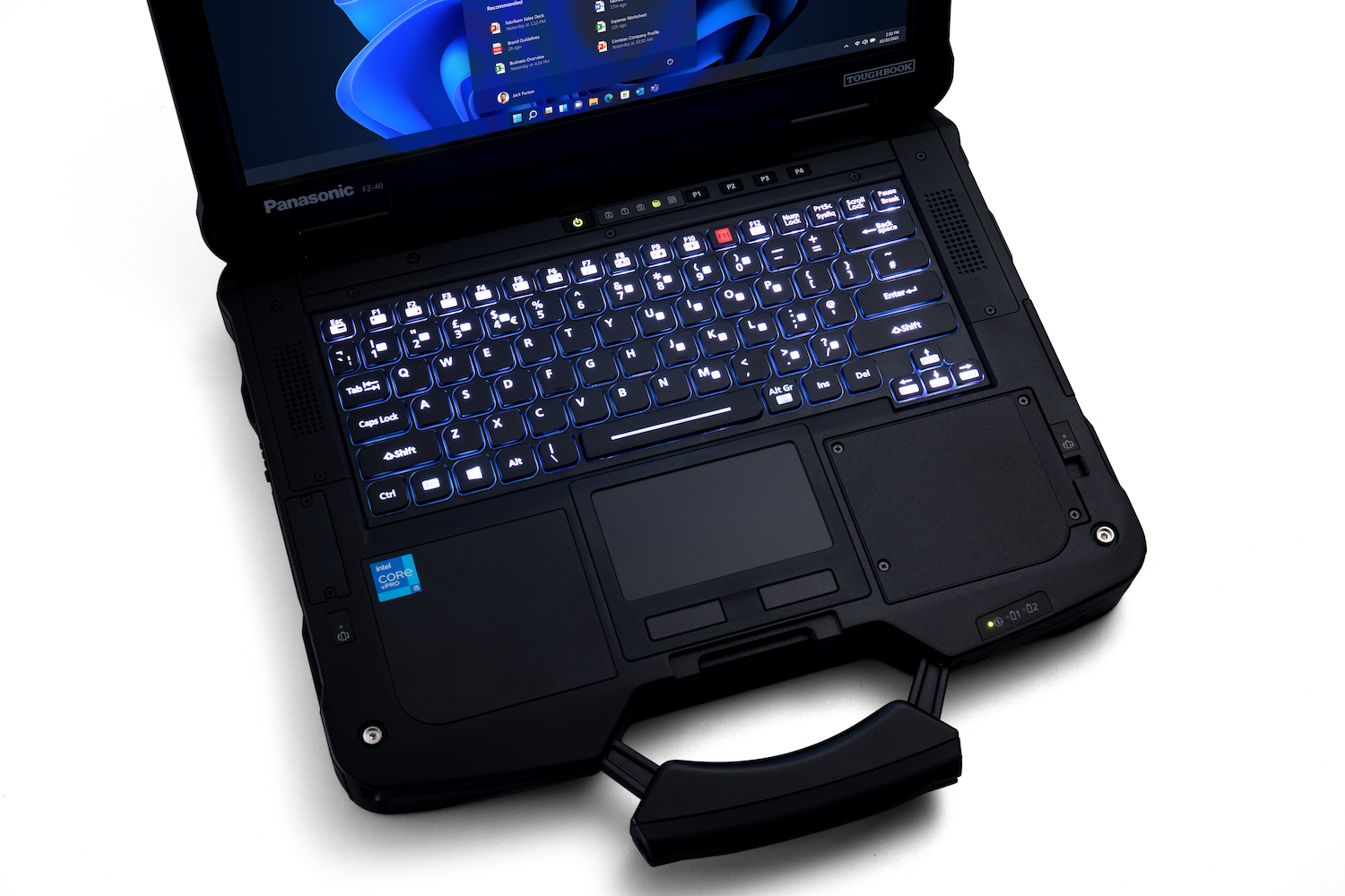 La nuova versione del TOUGHBOOK 40 porta l'elaborazione AI all'edge per gli operatori sul campo